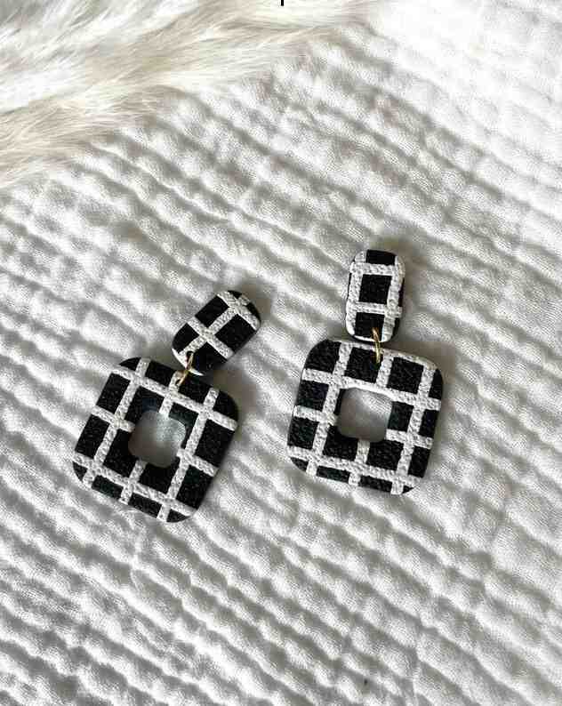 Beautiful Grid Dangle Earrings For Girls