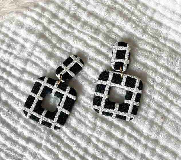 Beautiful Grid Dangle Earrings For Girls